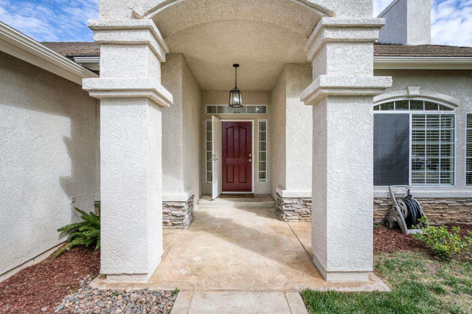 Single Family in Fresno - photo 2
