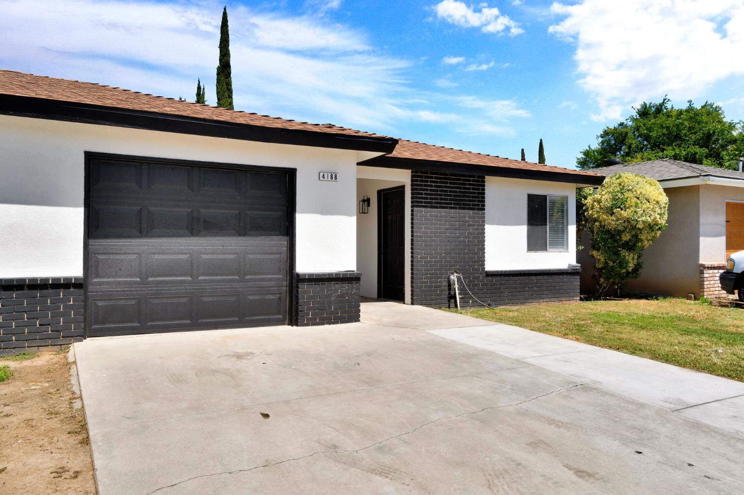 Single Family in Fresno - photo 2