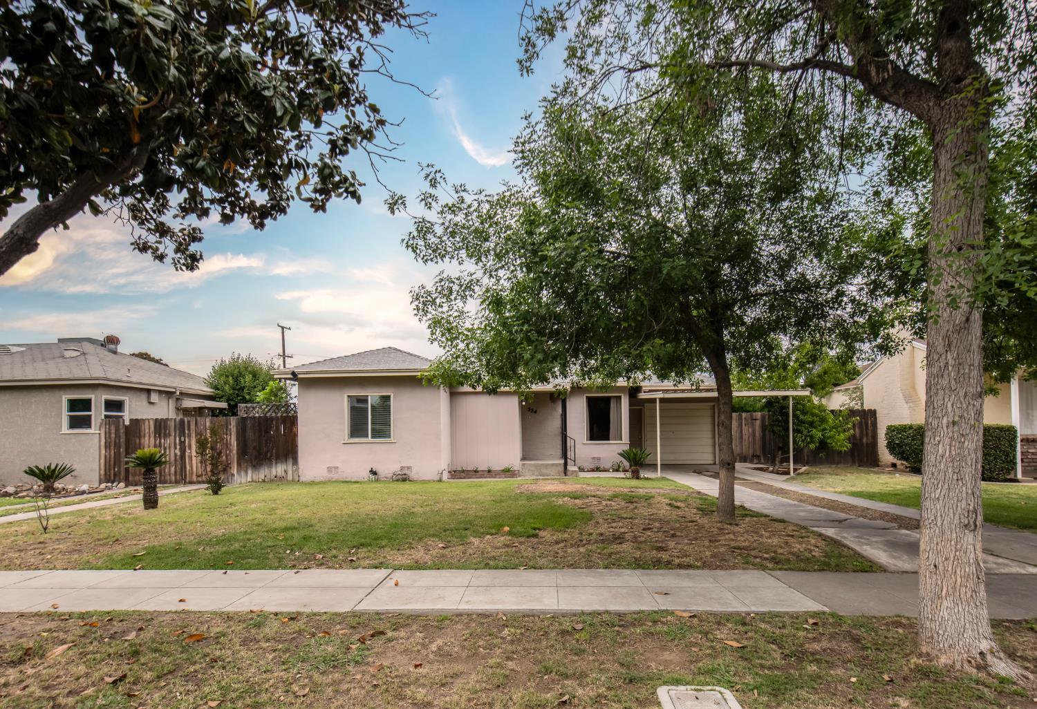 Single Family in Fresno - photo 2