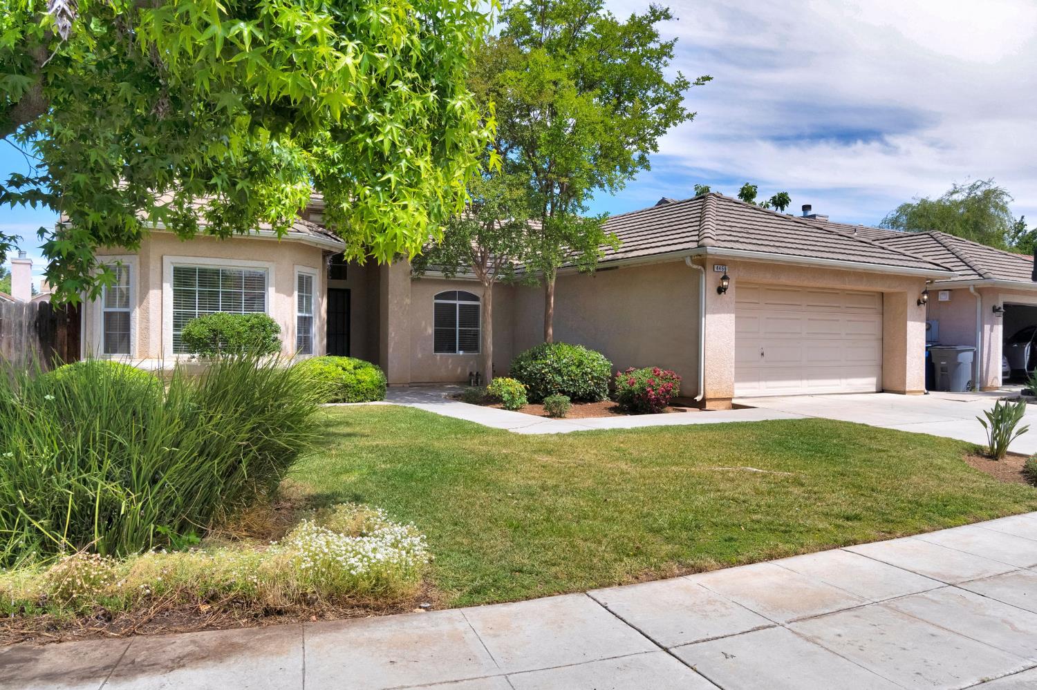 Single Family in Fresno - photo 2