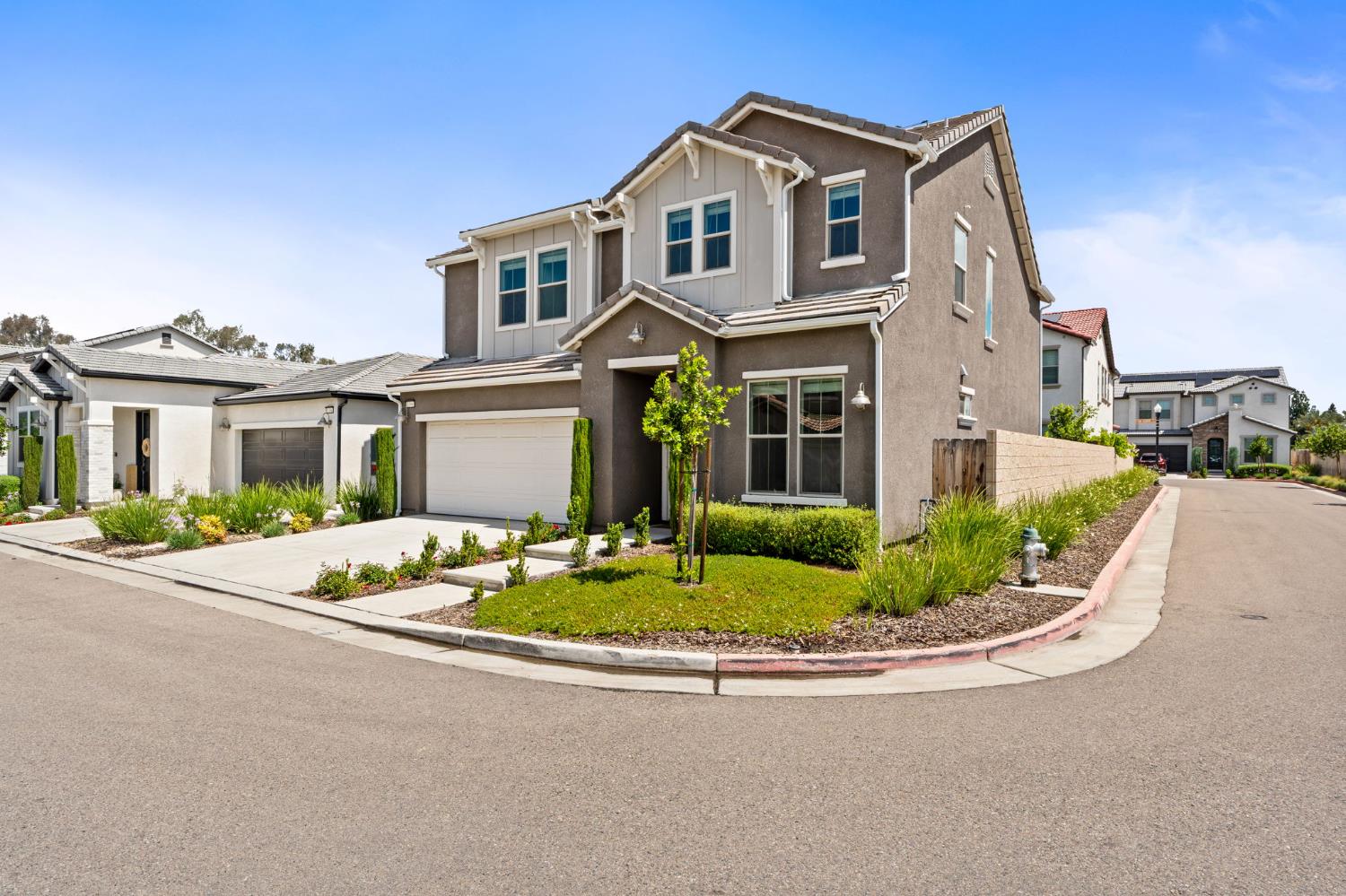 Single Family in Fresno - photo 2