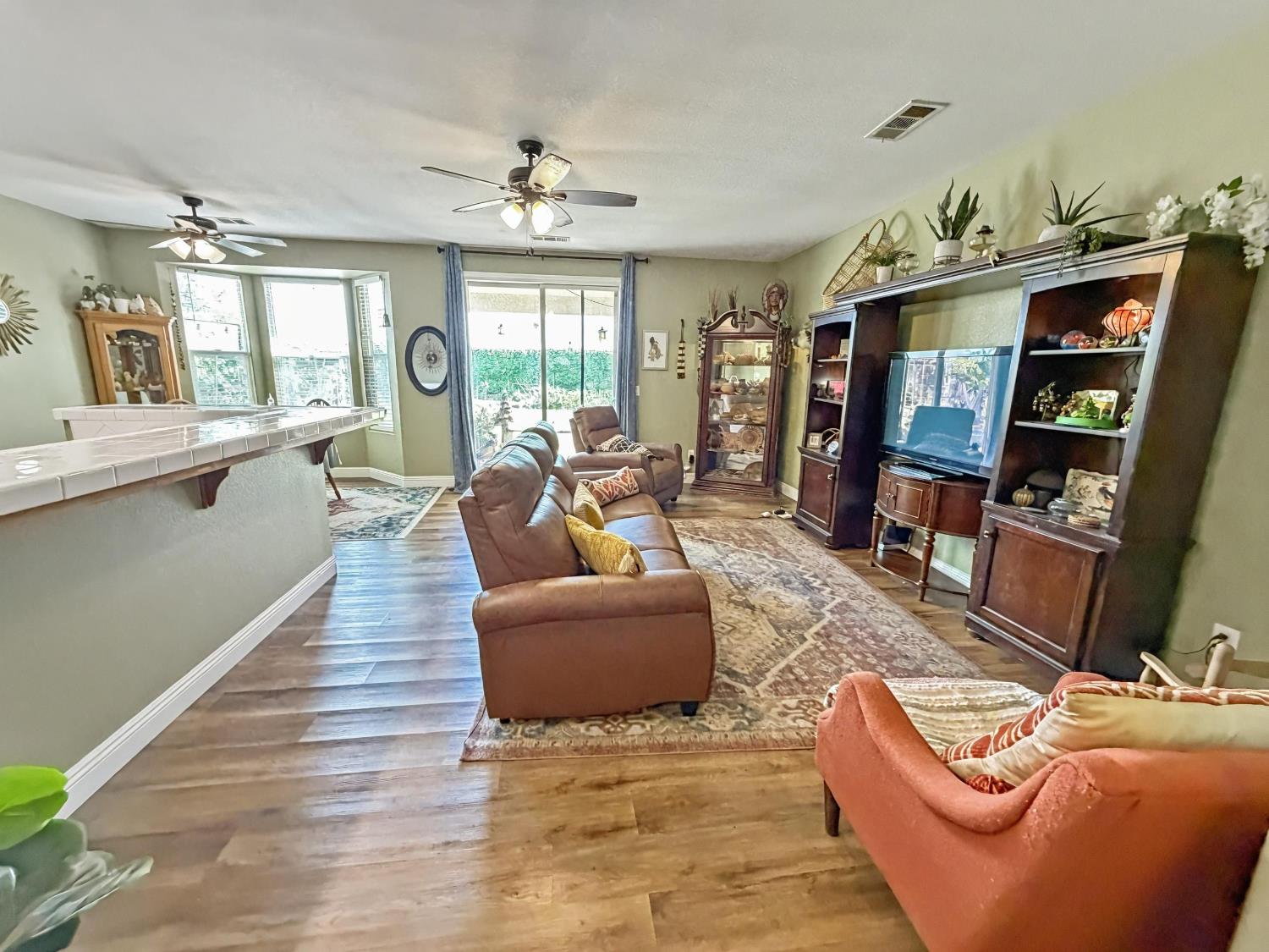 Single Family in Sanger - photo 2