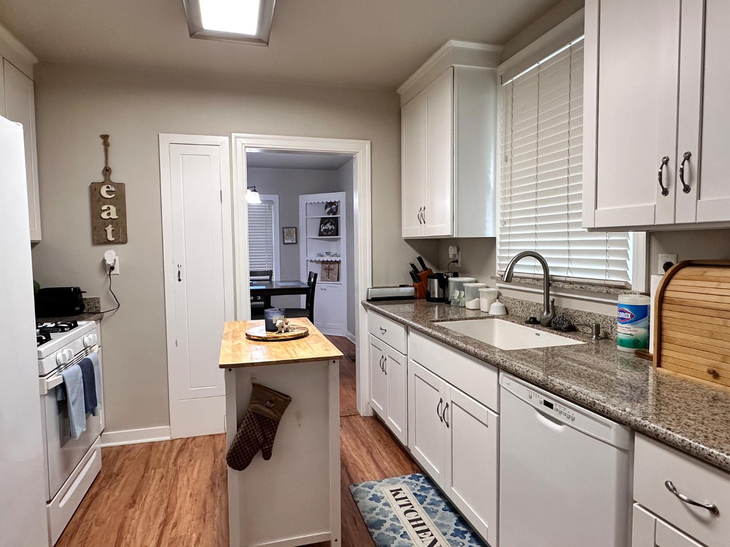 2049 N Adoline Avenue, Fresno, CA, 93705