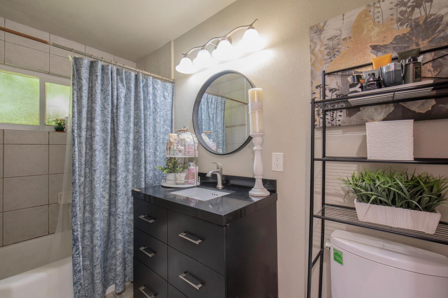 814 W Vassar Avenue, Fresno, CA, 93705