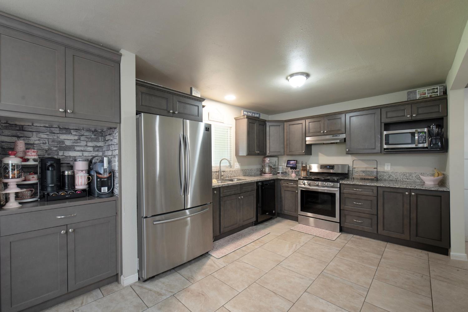 814 W Vassar Avenue, Fresno, CA, 93705