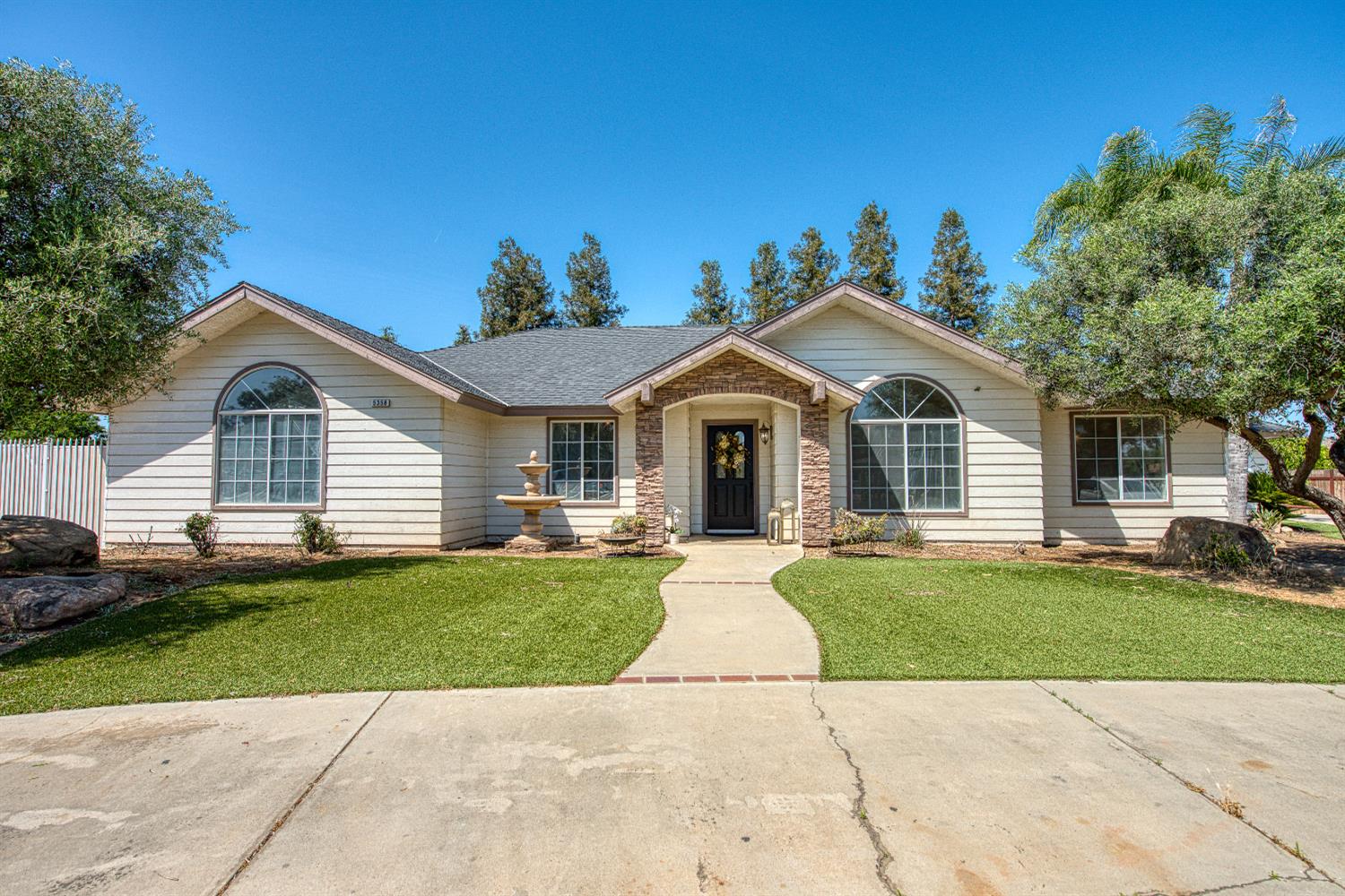 Duplex in Fresno - photo 2