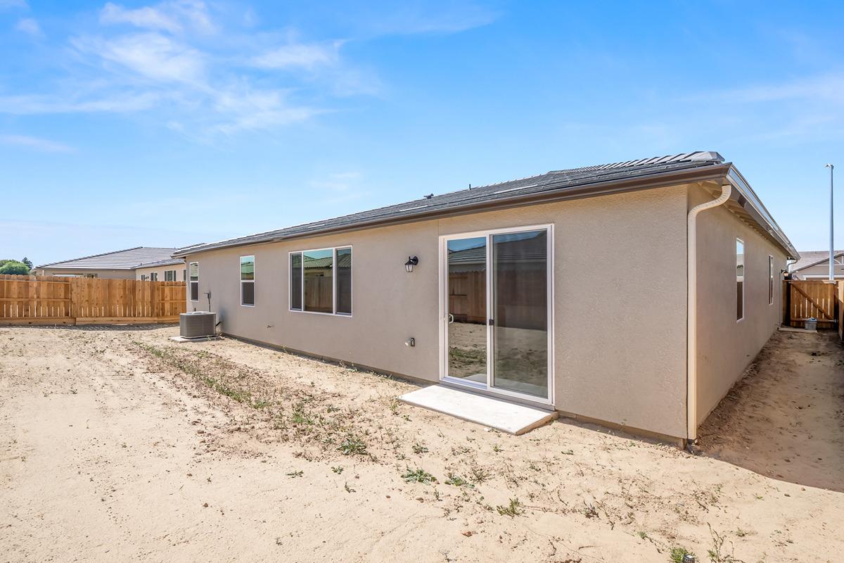 Single Family in Fresno - photo 3