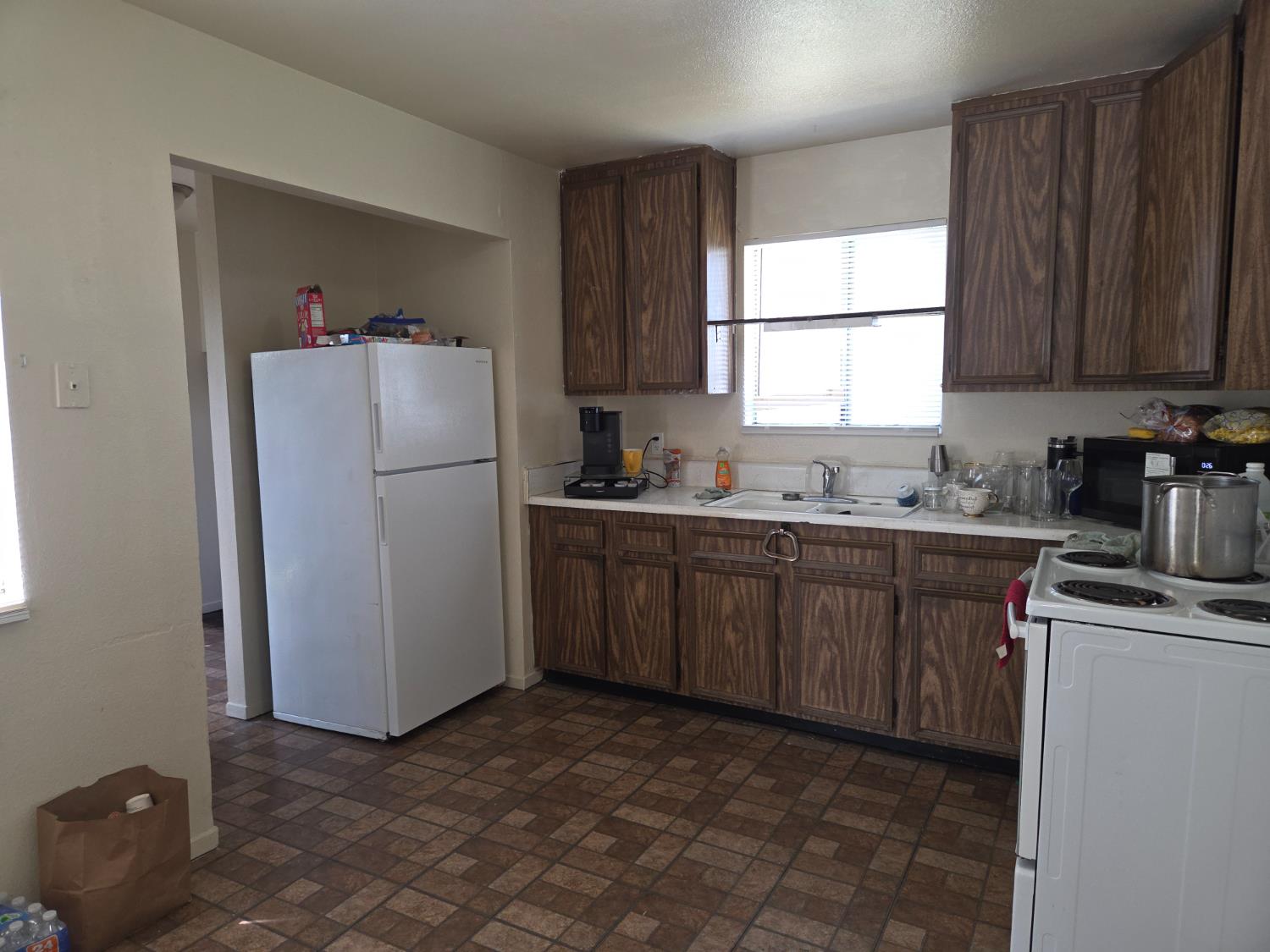 Duplex in Fresno - photo 2