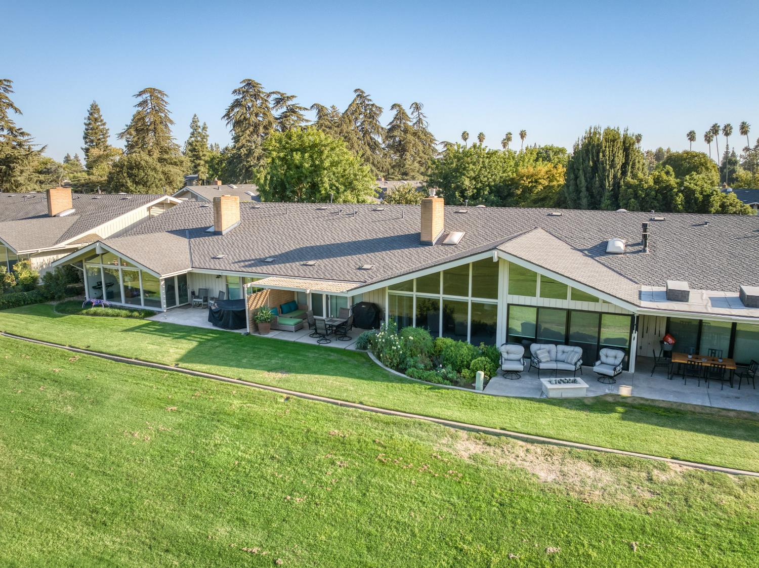 Single Family in Fresno - photo 2