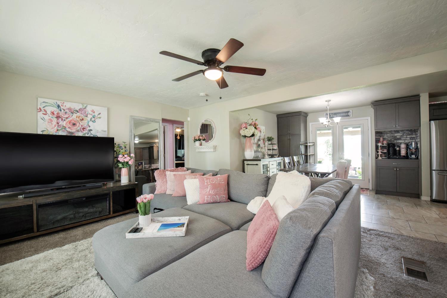 814 W Vassar Avenue, Fresno, CA, 93705