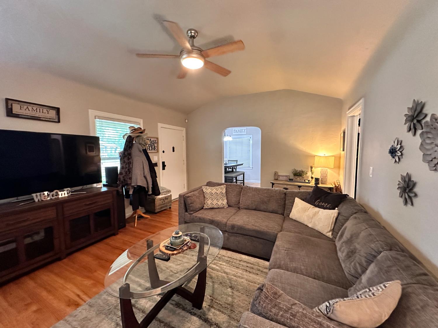 2049 N Adoline Avenue, Fresno, CA, 93705