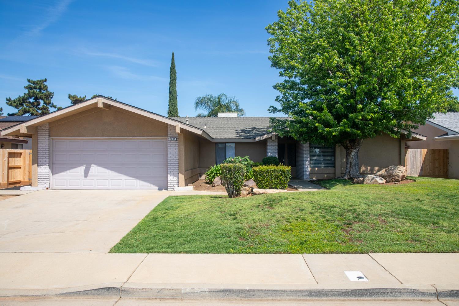 1855 Vartikian Avenue, Clovis, CA, 93611