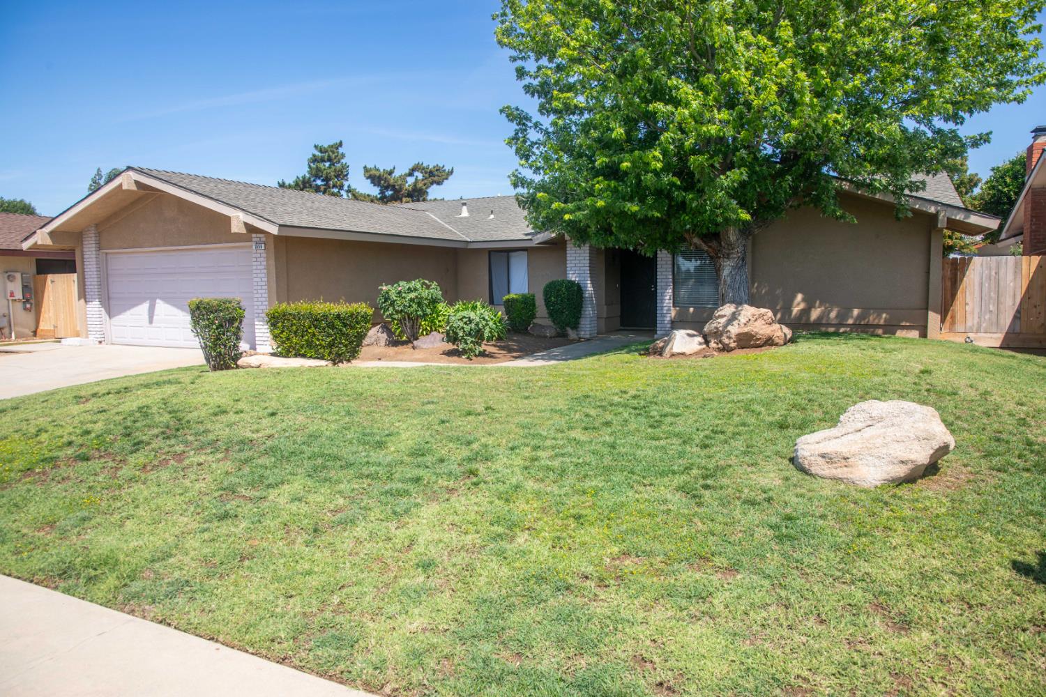 1855 Vartikian Avenue, Clovis, CA, 93611