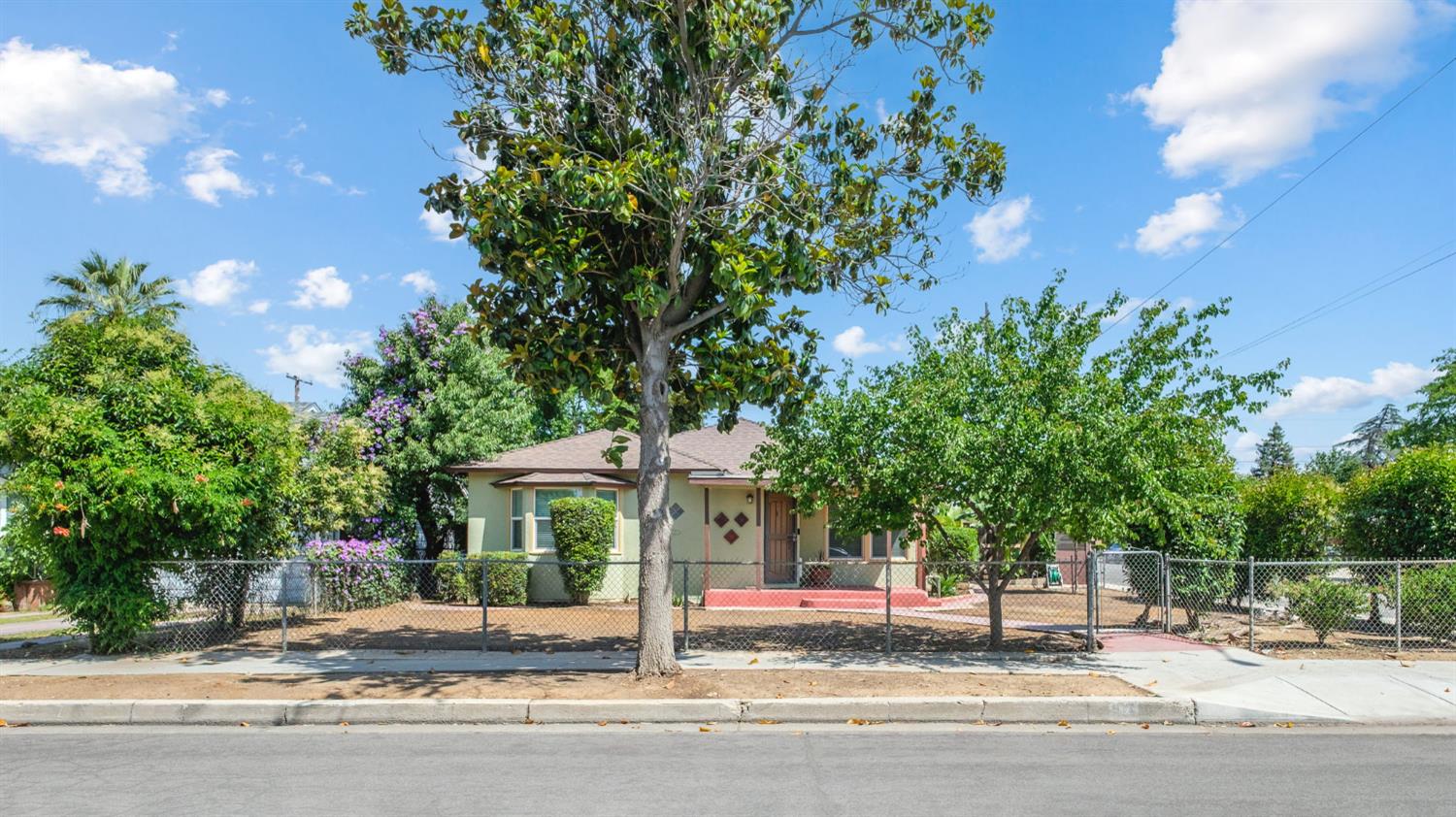 93 E Andrews Avenue, Fresno, CA, 93704