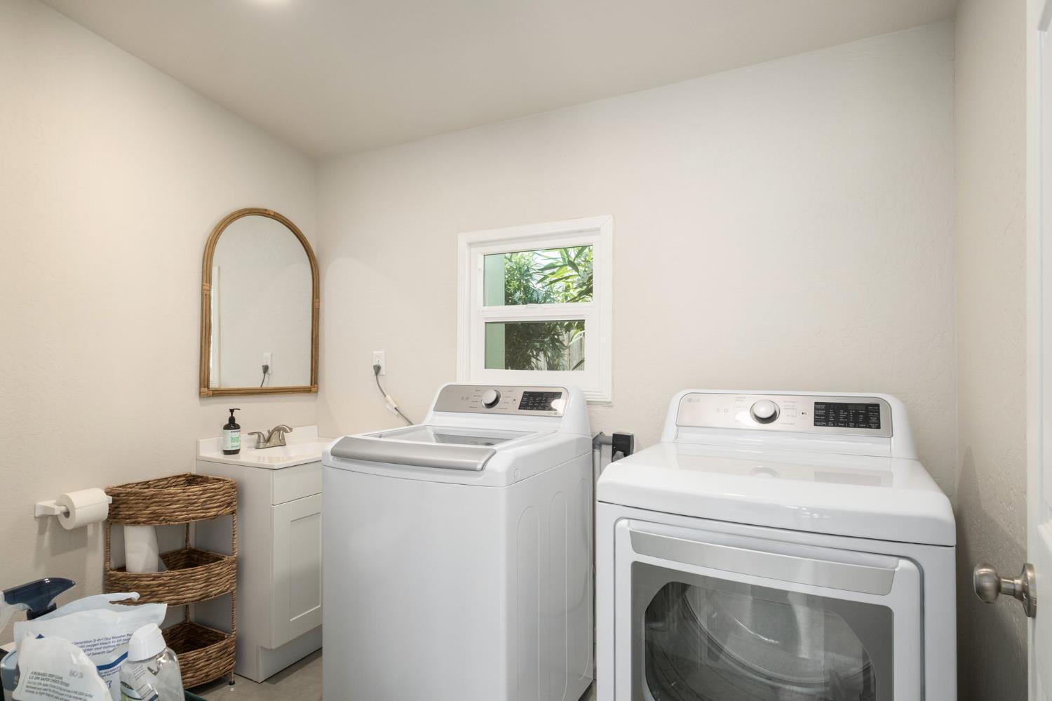 93 E Andrews Avenue, Fresno, CA, 93704