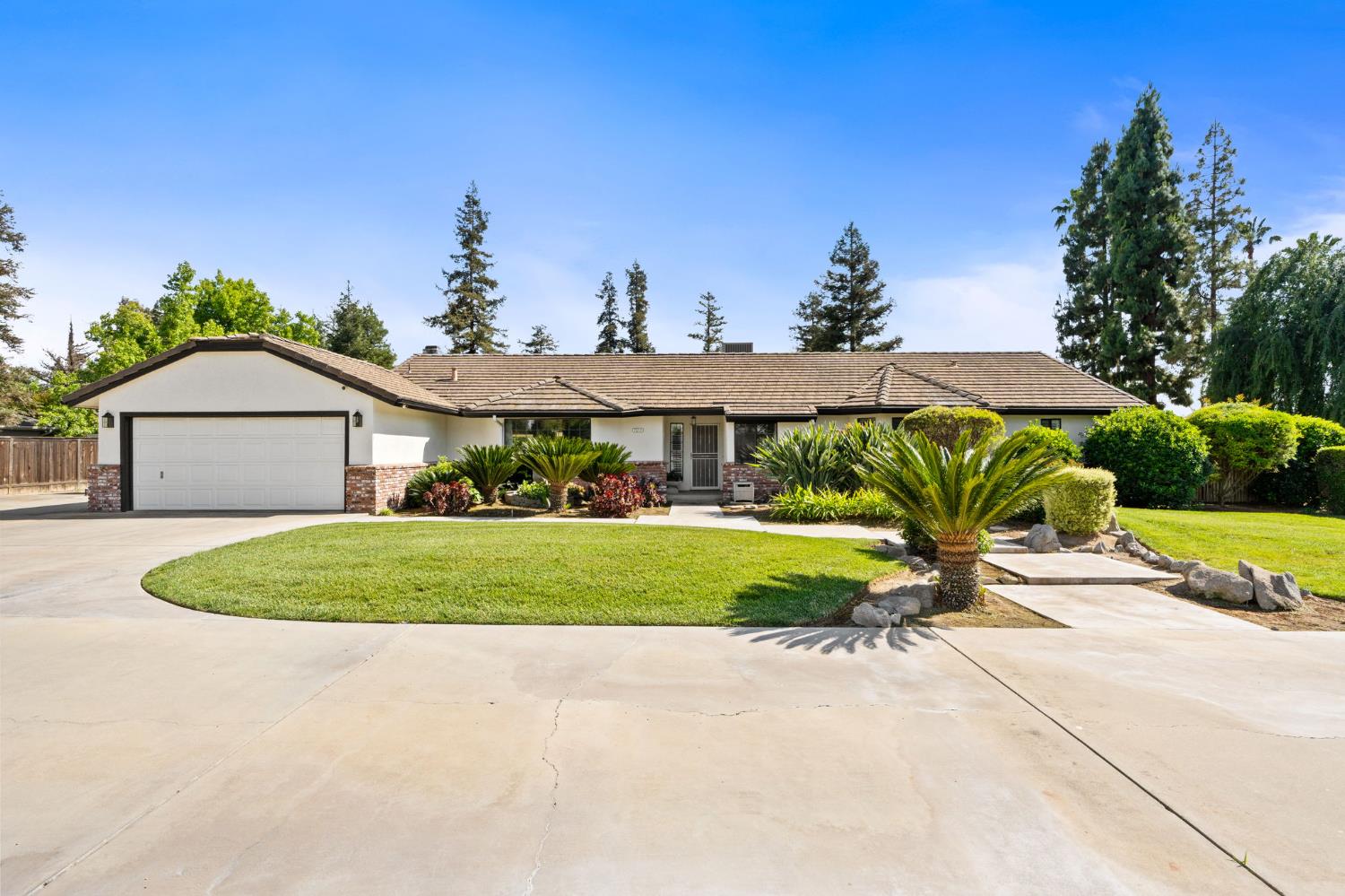 $750,000+