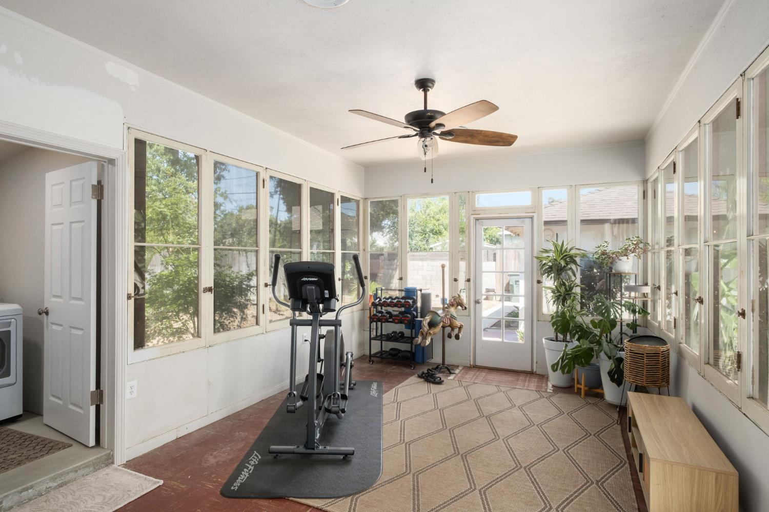 93 E Andrews Avenue, Fresno, CA, 93704