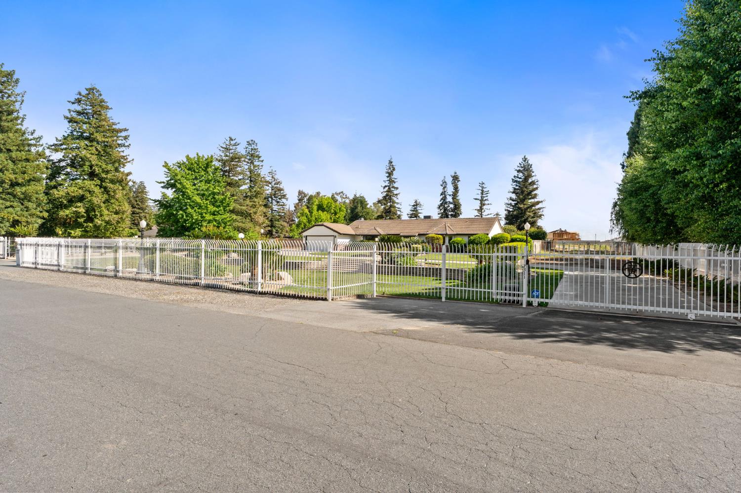 7311 W Rialto Avenue, Fresno, CA, 93723