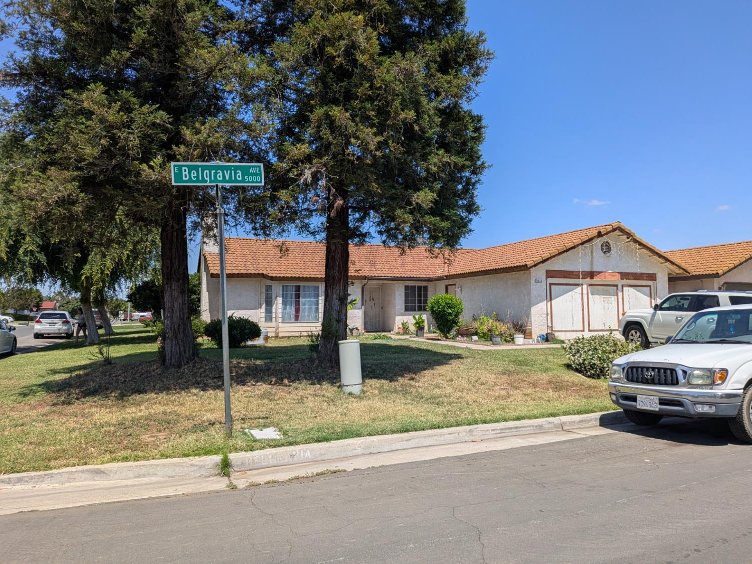 Single Family in Fresno - photo 2