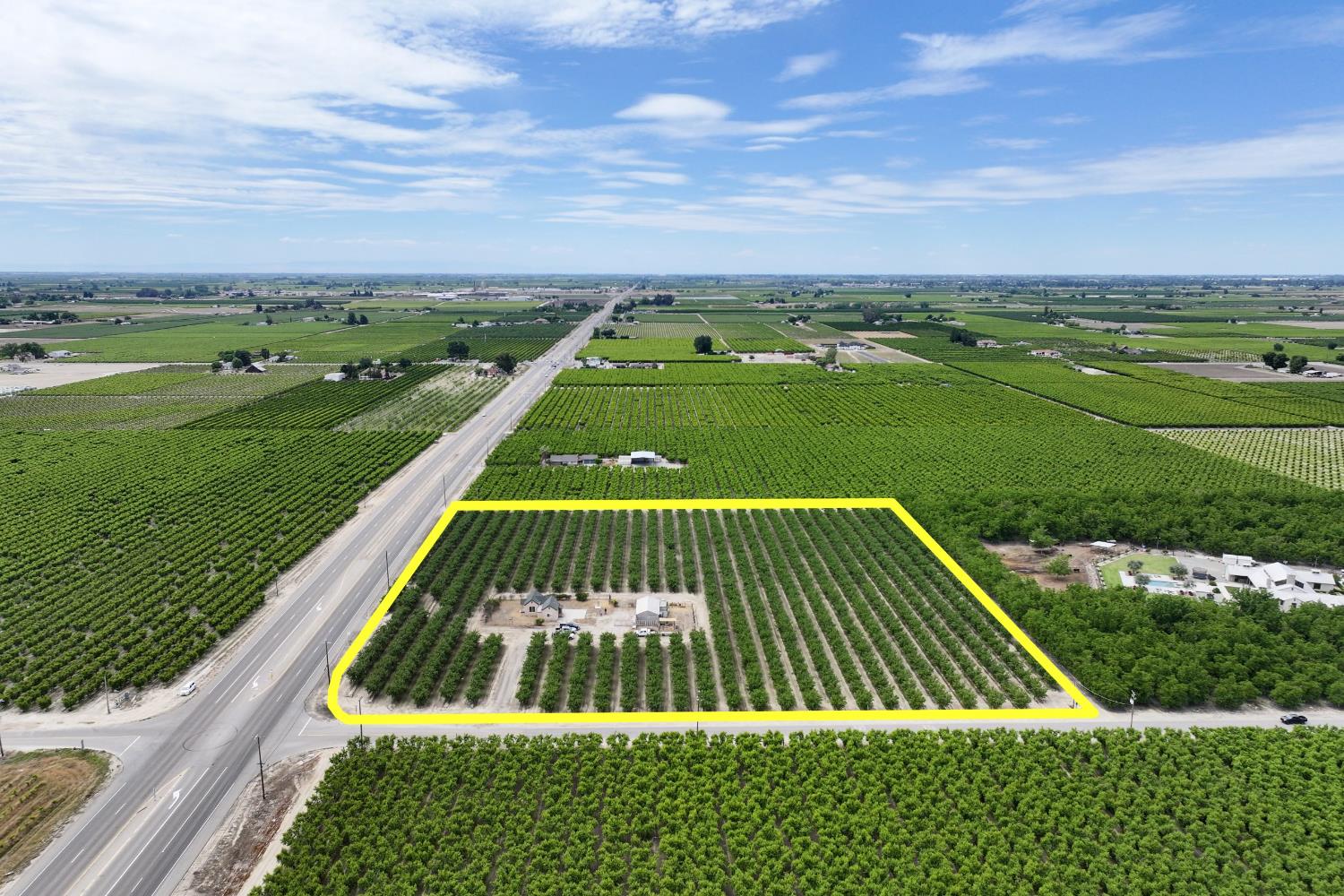 Farm in Kingsburg - photo 2