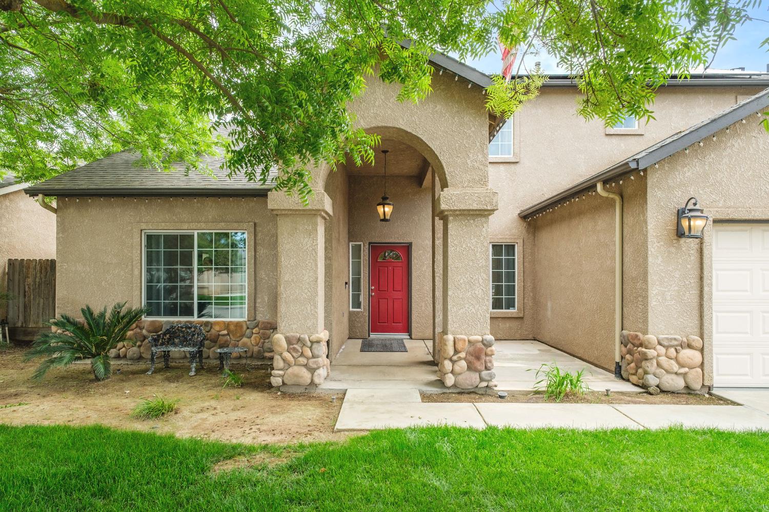 Single Family in Kingsburg - photo 3