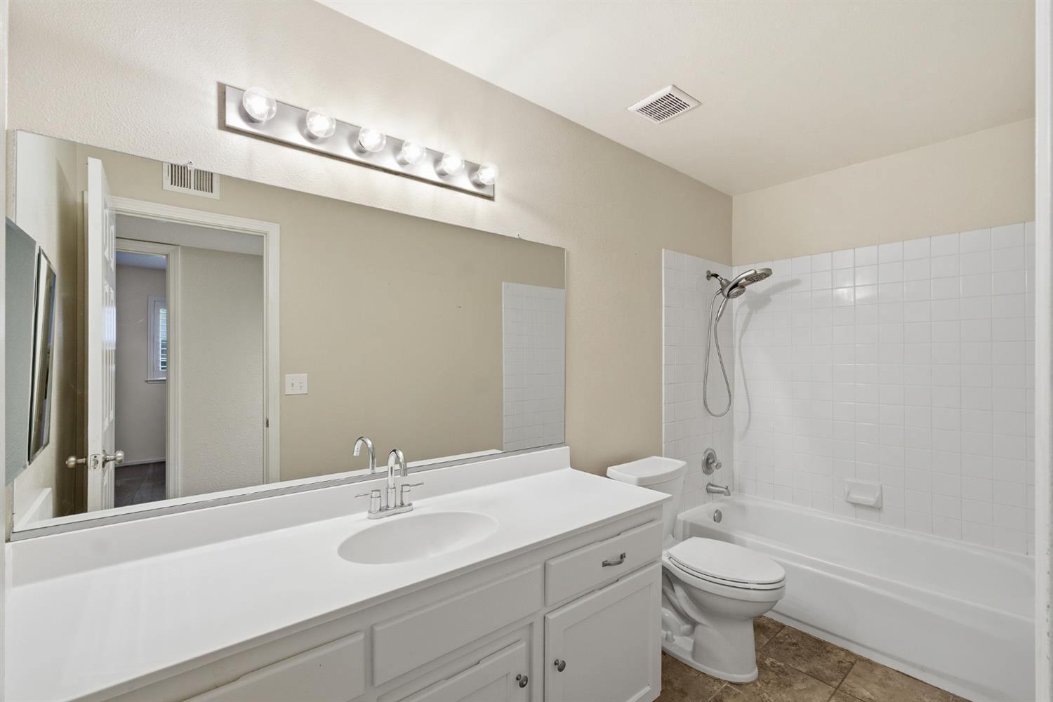 5215 W Fremont Avenue, Fresno, CA, 93722