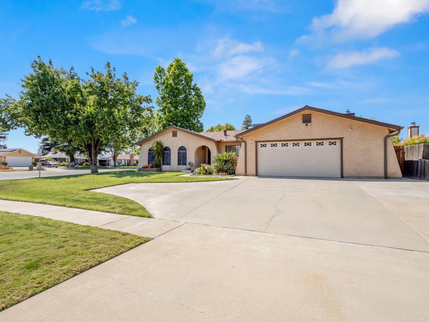 Single Family in Fresno - photo 3
