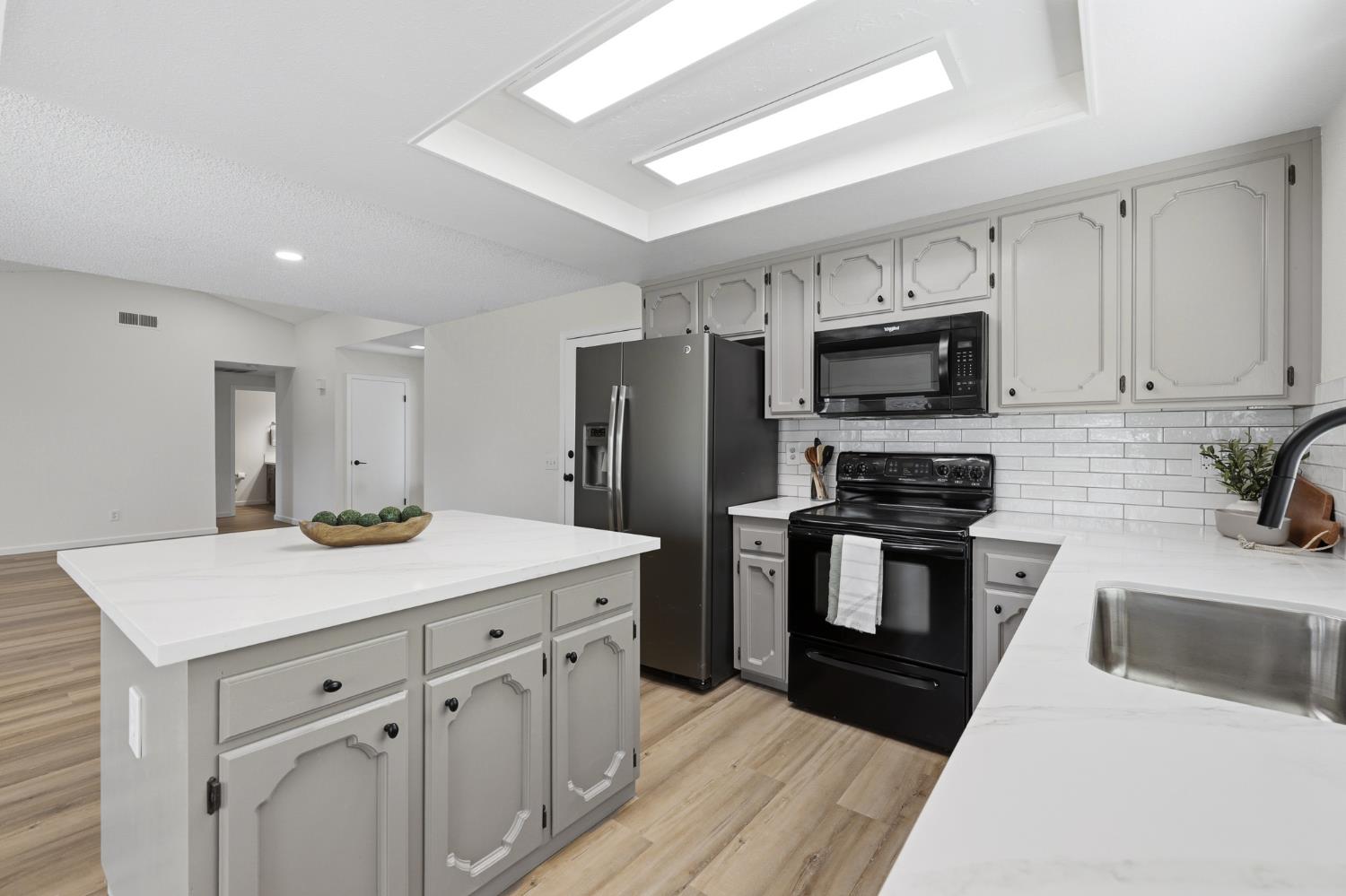 5361 N El Sol Avenue, Fresno, CA, 93722