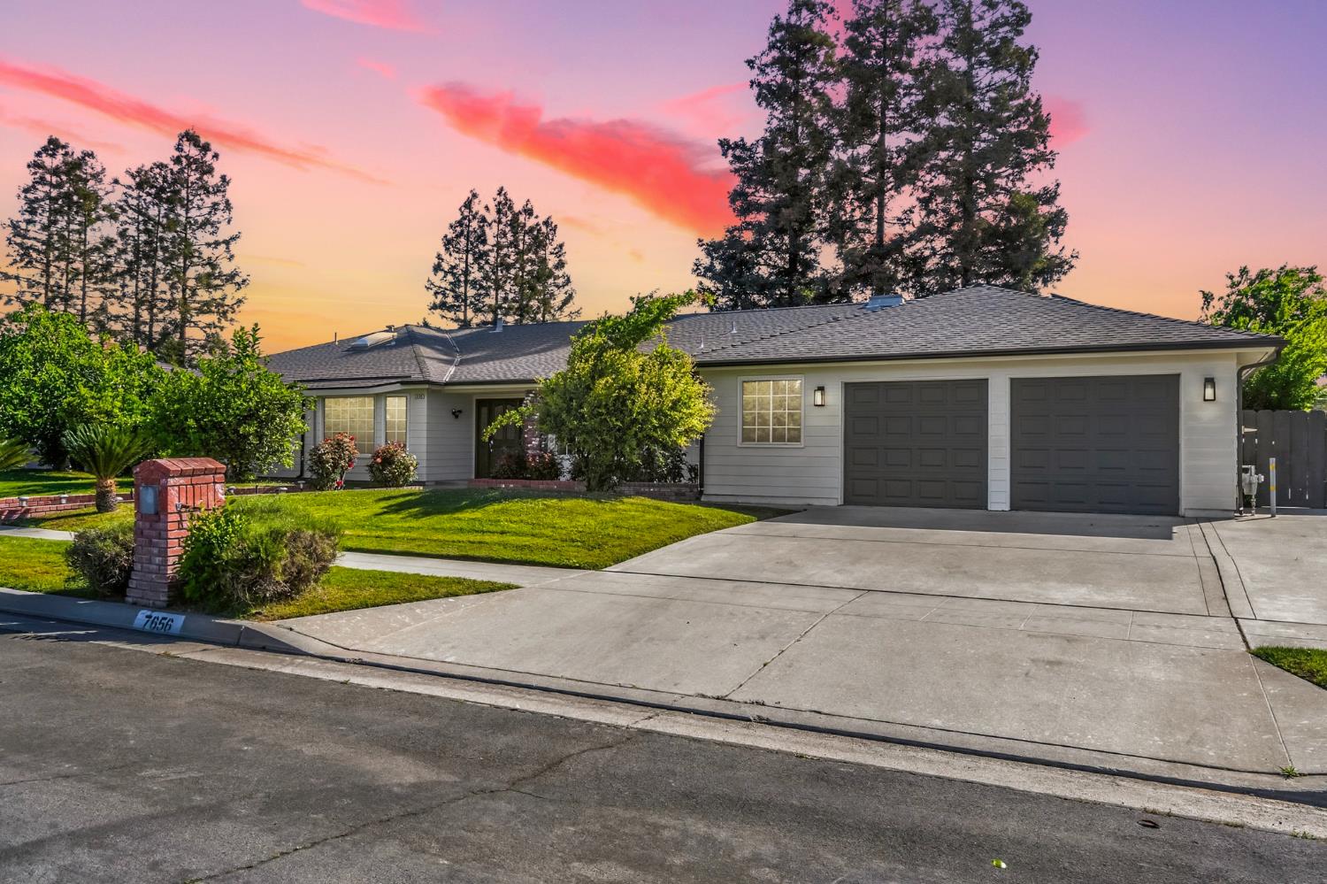 Single Family in Fresno - photo 2