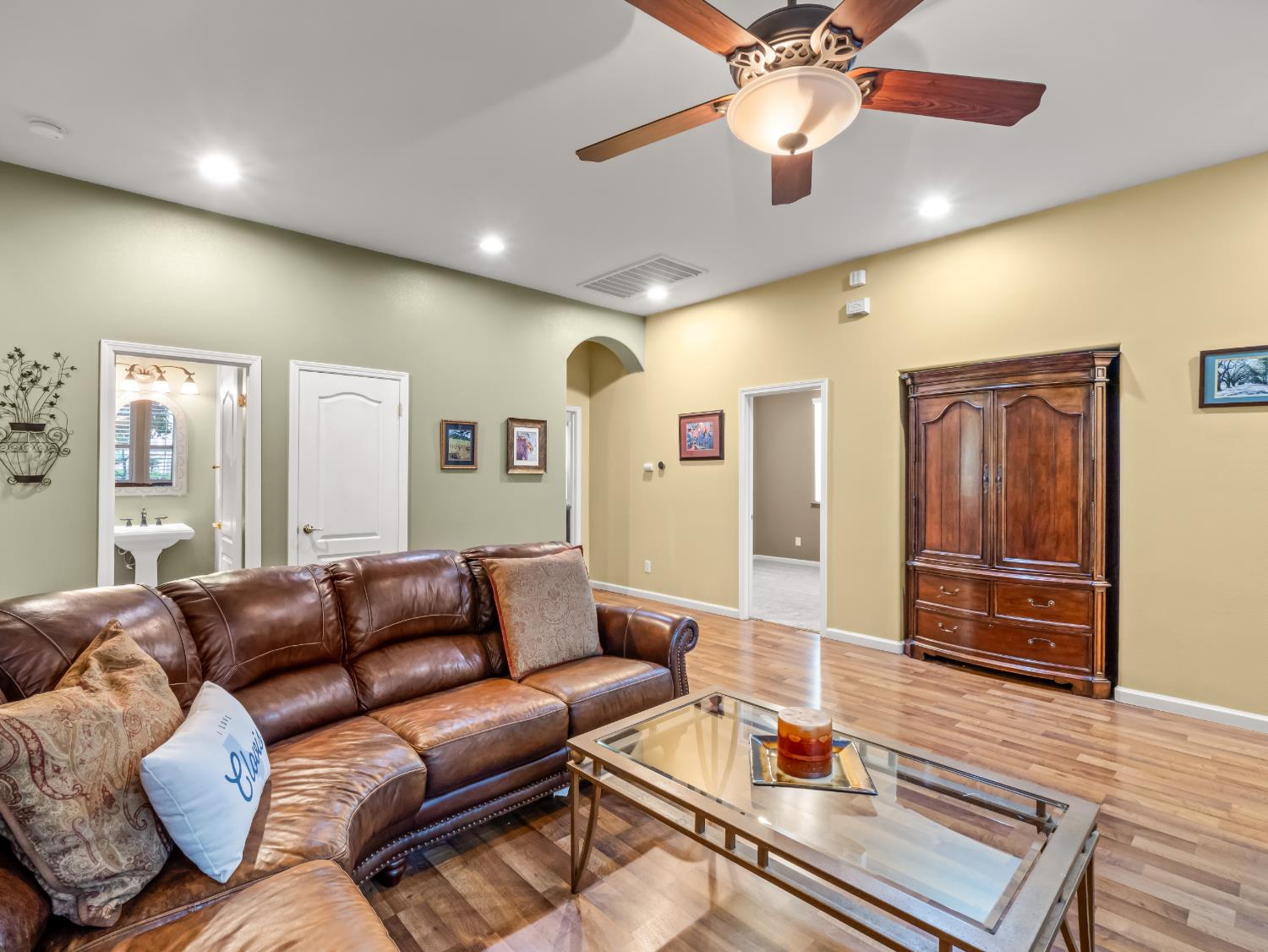 534 Heritage Avenue, Clovis, CA, 93619