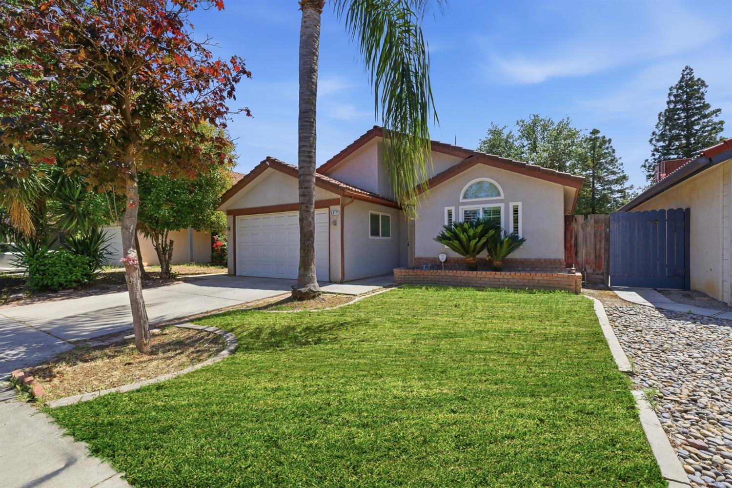 5215 W Fremont Avenue, Fresno, CA, 93722