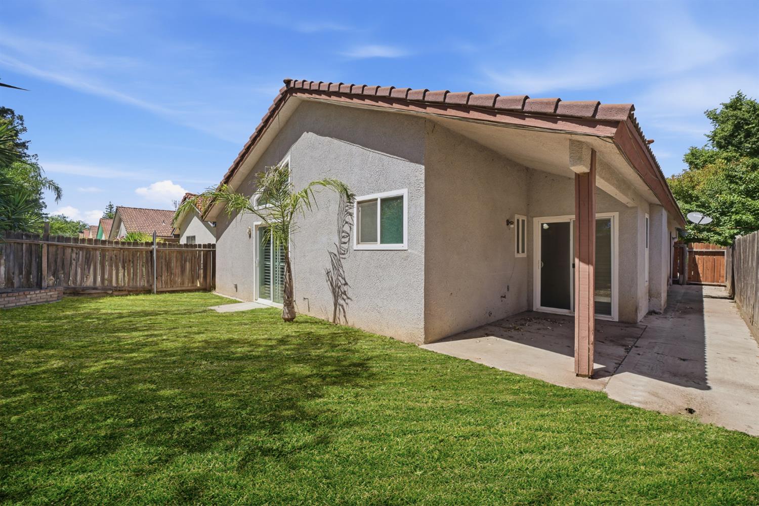 5215 W Fremont Avenue, Fresno, CA, 93722