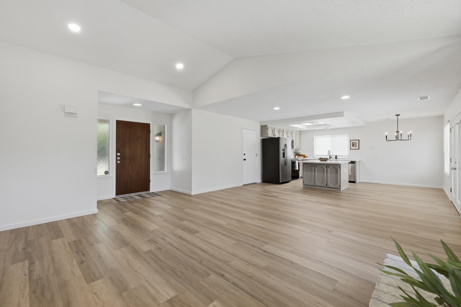 5361 N El Sol Avenue, Fresno, CA, 93722