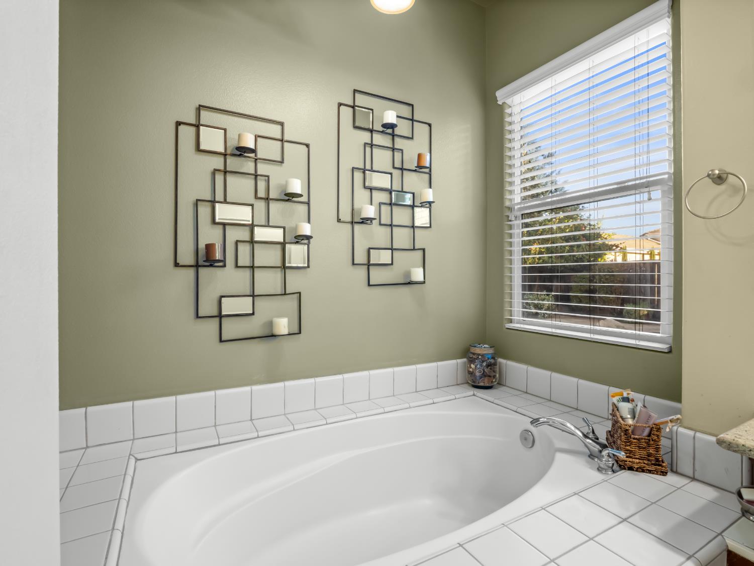 534 Heritage Avenue, Clovis, CA, 93619
