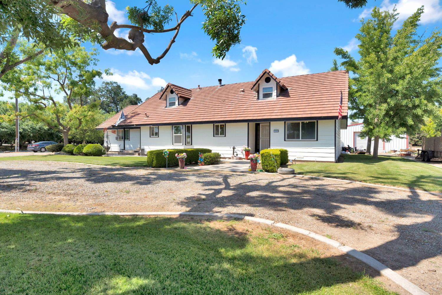 $750,000+