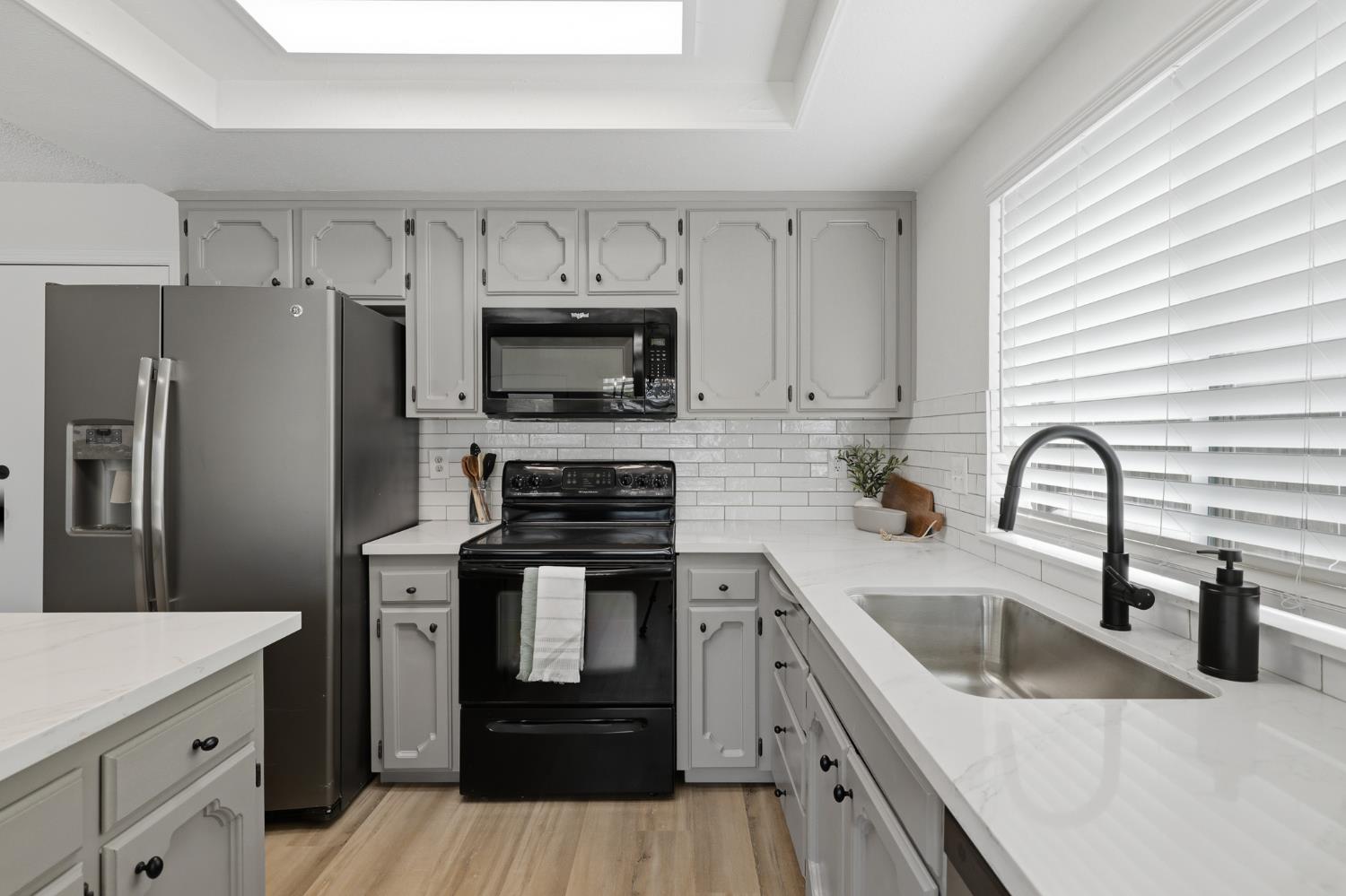 5361 N El Sol Avenue, Fresno, CA, 93722