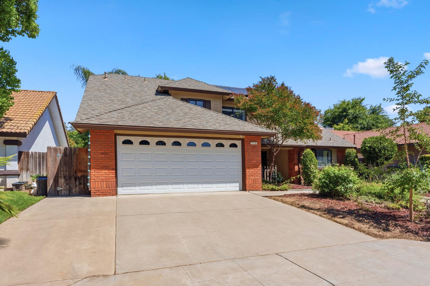 Single Family in Fresno - photo 2