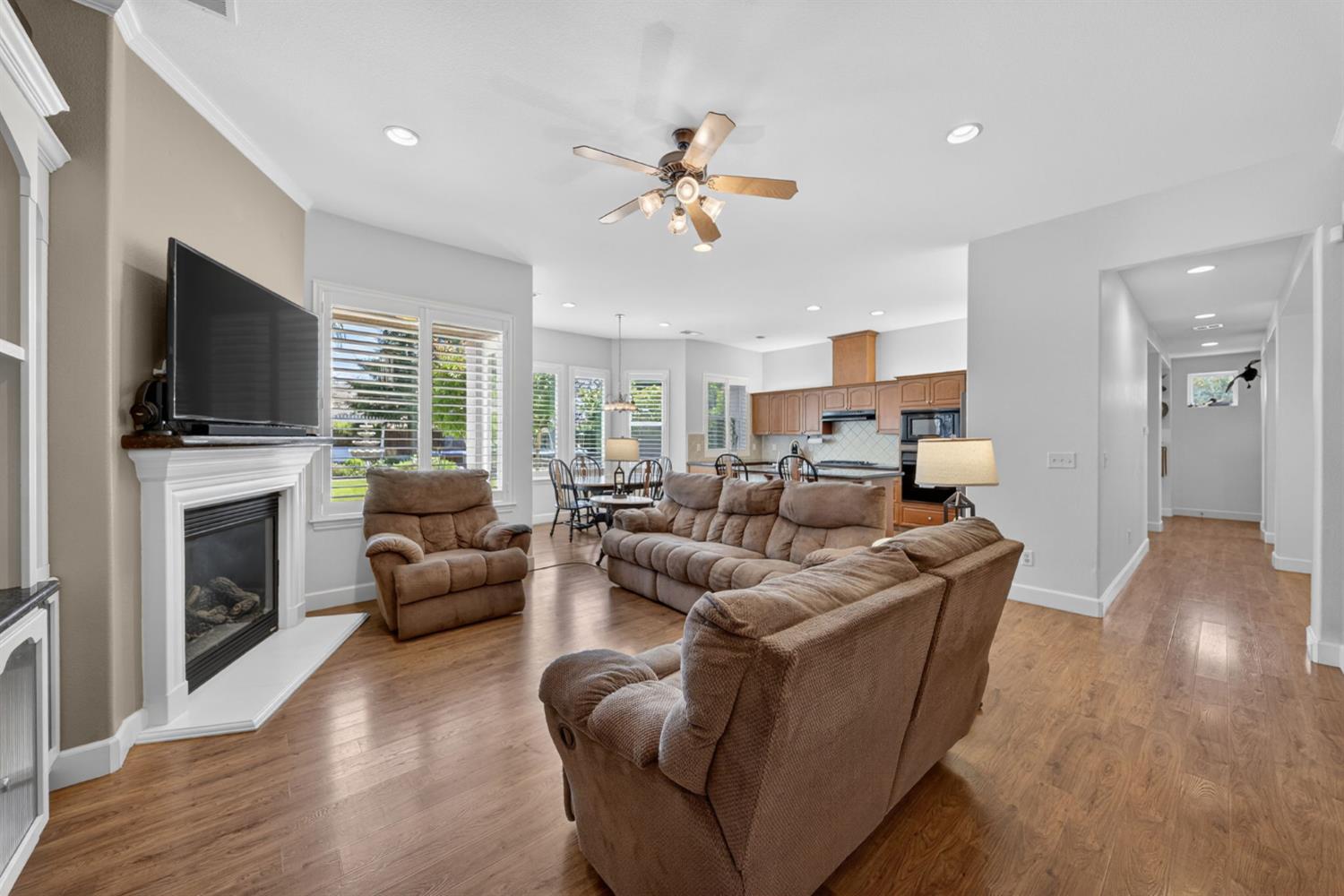 3084 Rall Avenue, Clovis, CA, 93619