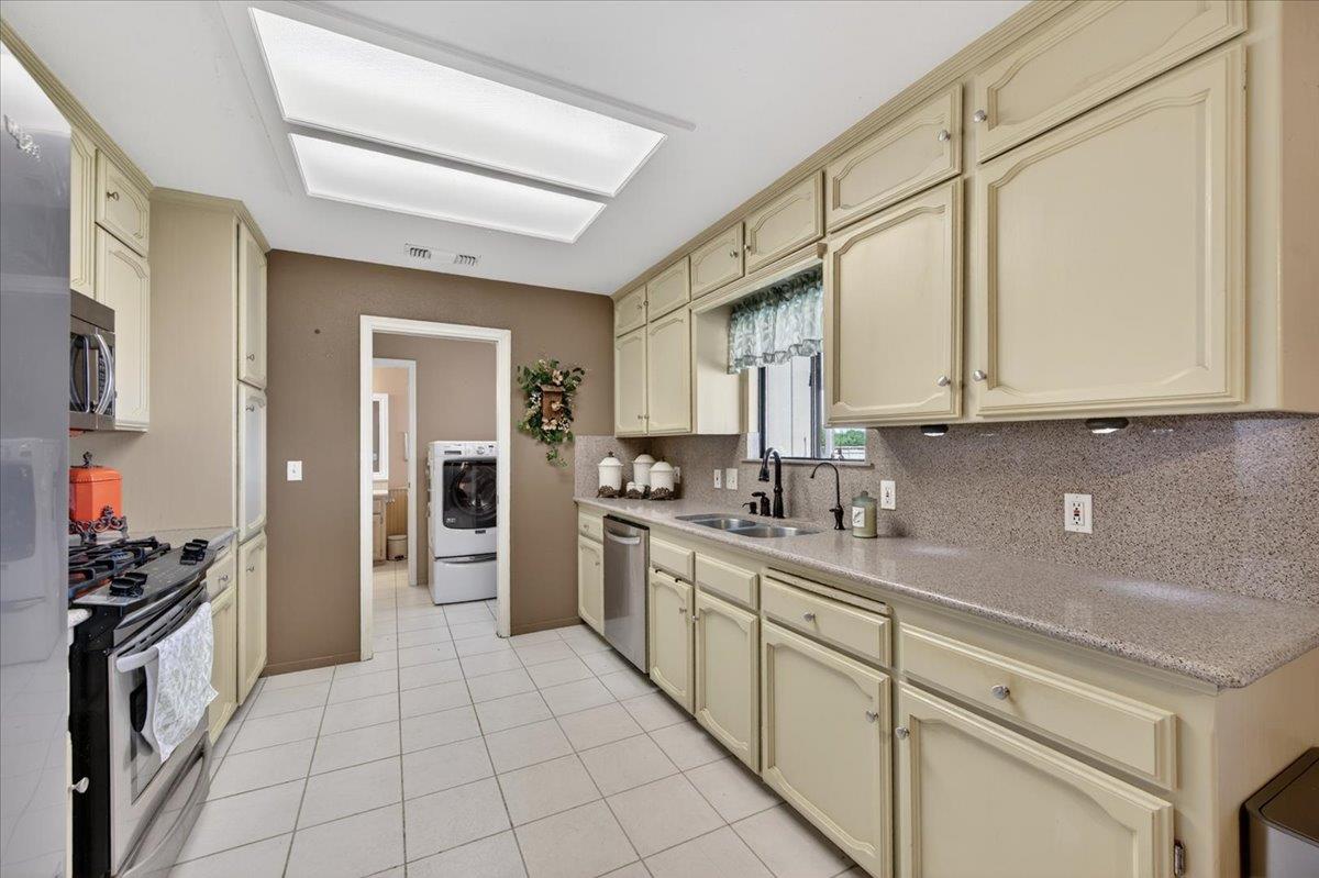 704 N Hayes Avenue, Fresno, CA, 93723