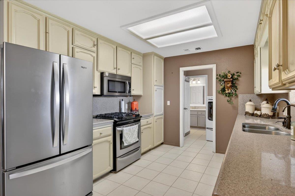 704 N Hayes Avenue, Fresno, CA, 93723