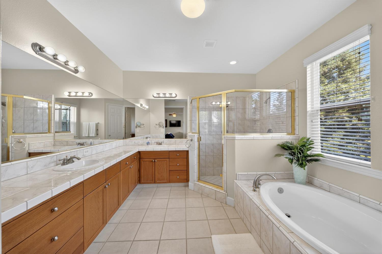 3084 Rall Avenue, Clovis, CA, 93619