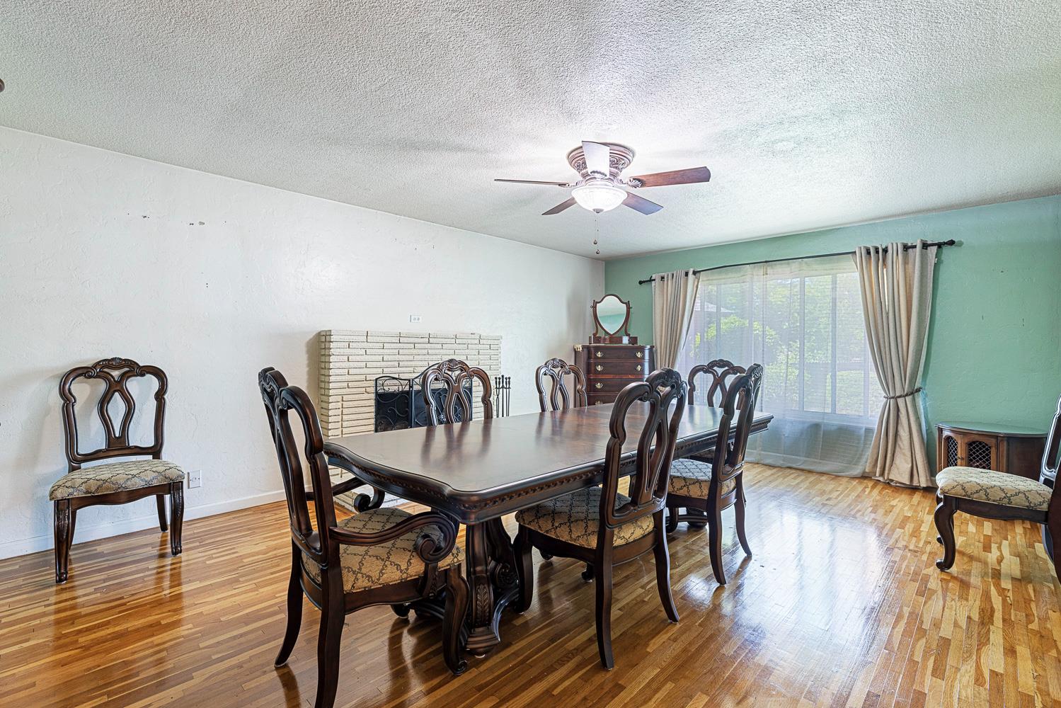 Single Family in Fresno - photo 3
