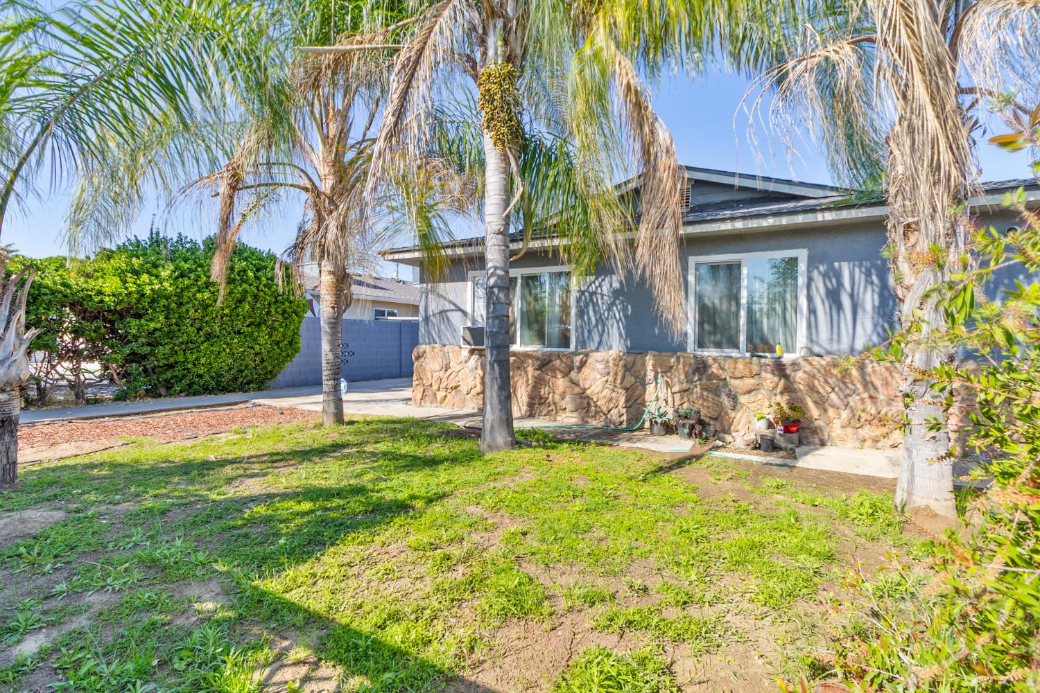 Single Family in Sanger - photo 3