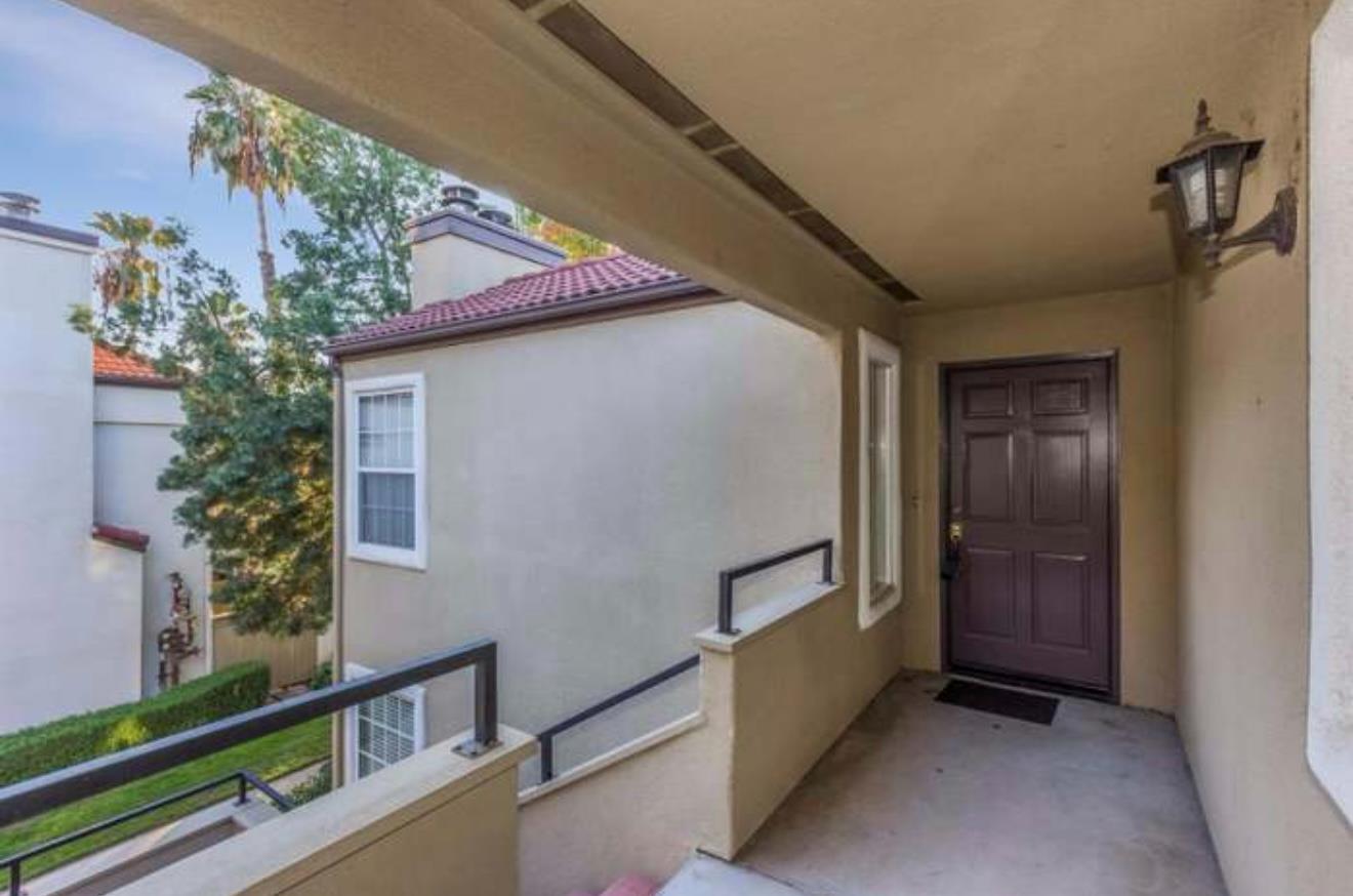 Condo in Fresno - photo 3