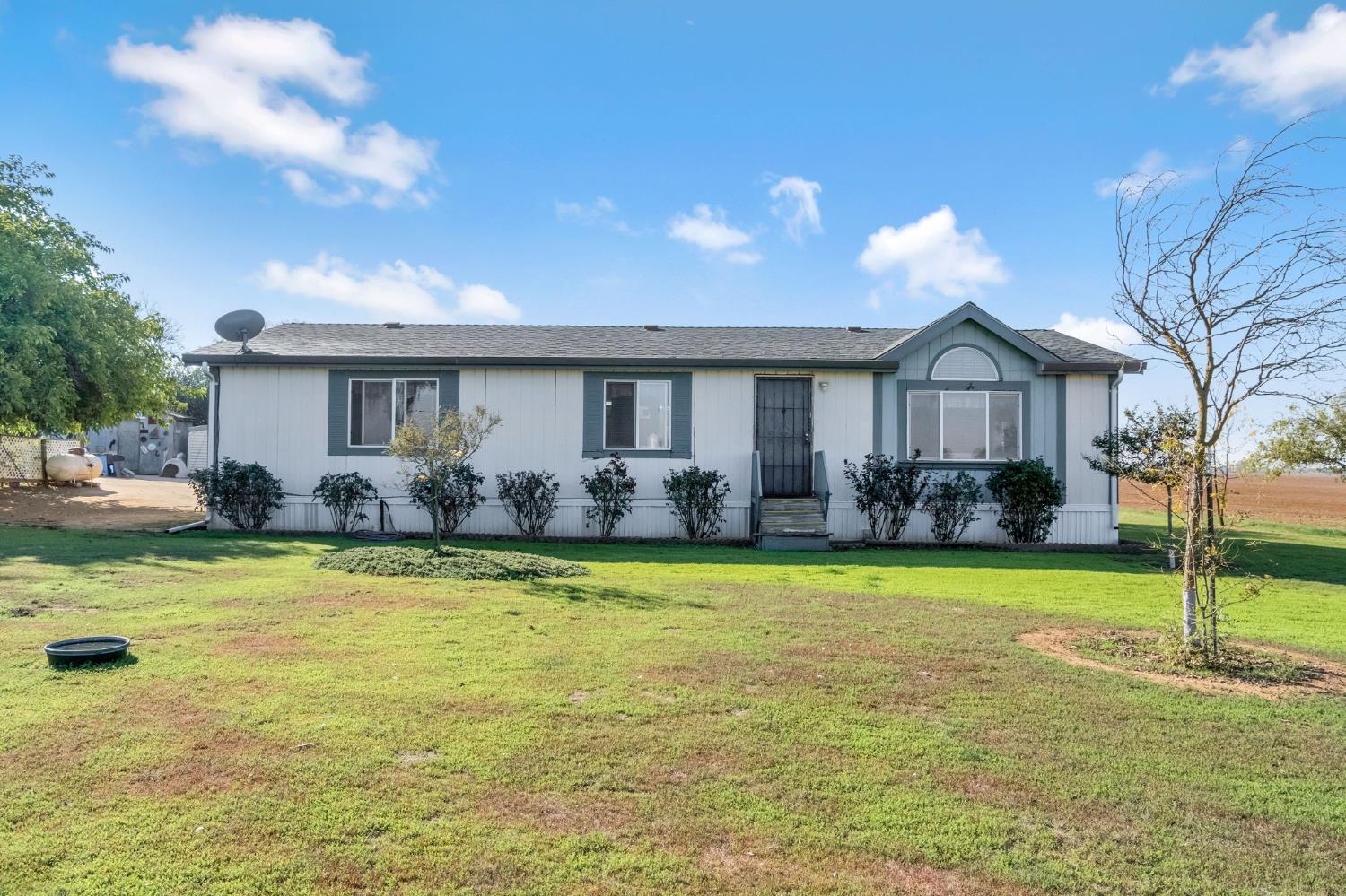 Mobile Home in Madera - photo 2