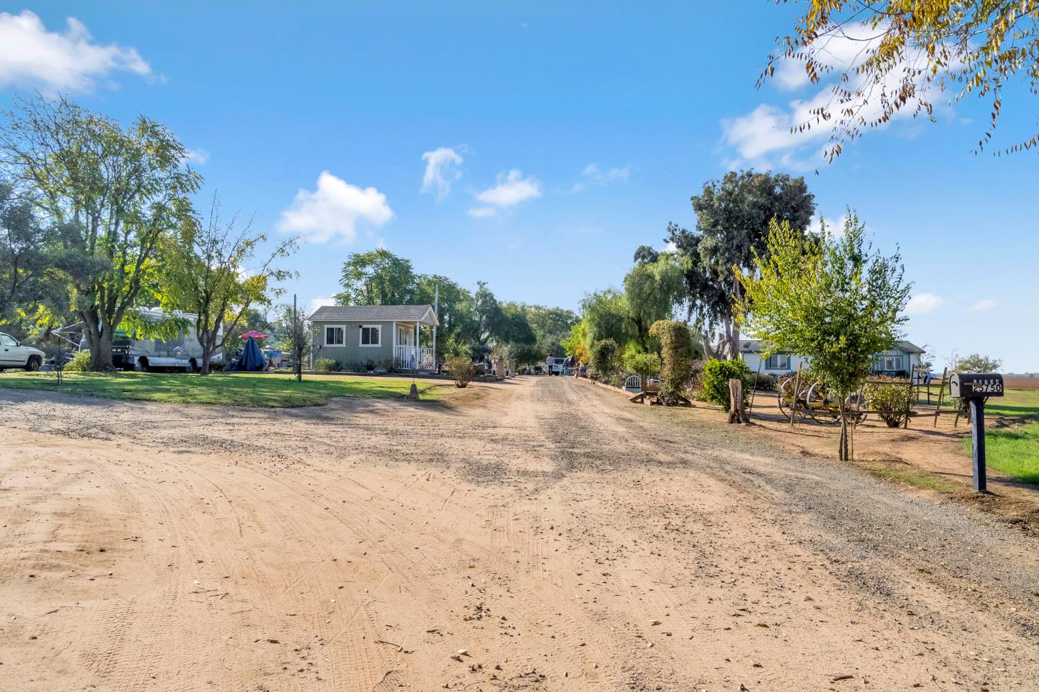 Mobile Home in Madera - photo 3