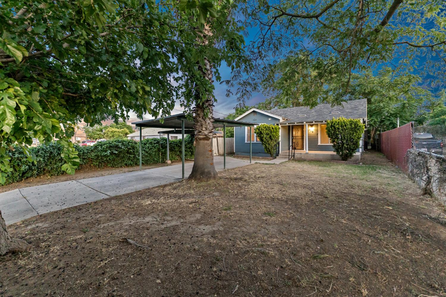 Single Family in Fresno - photo 2