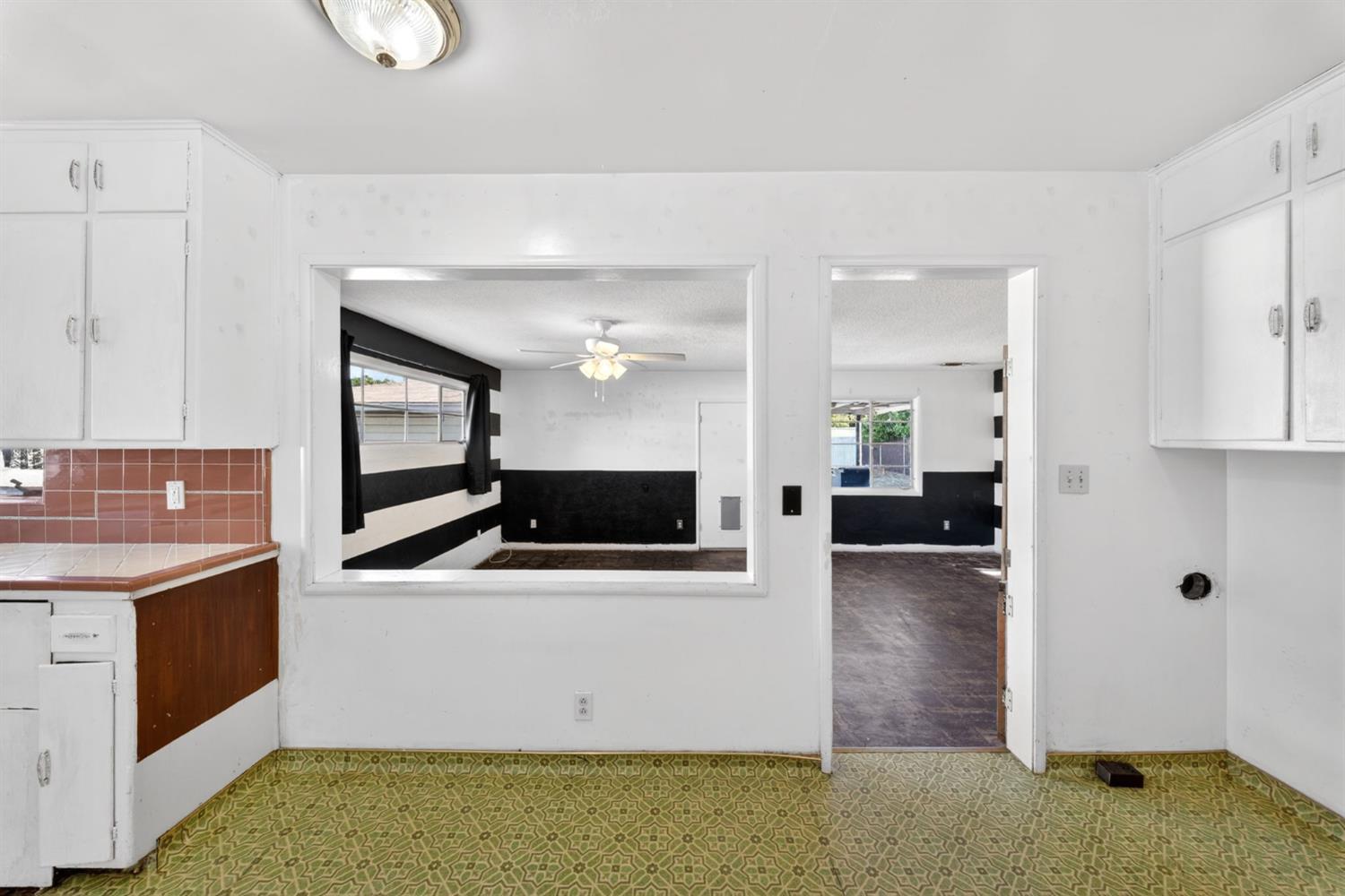 1025 W Fedora Avenue, Fresno, CA, 93705