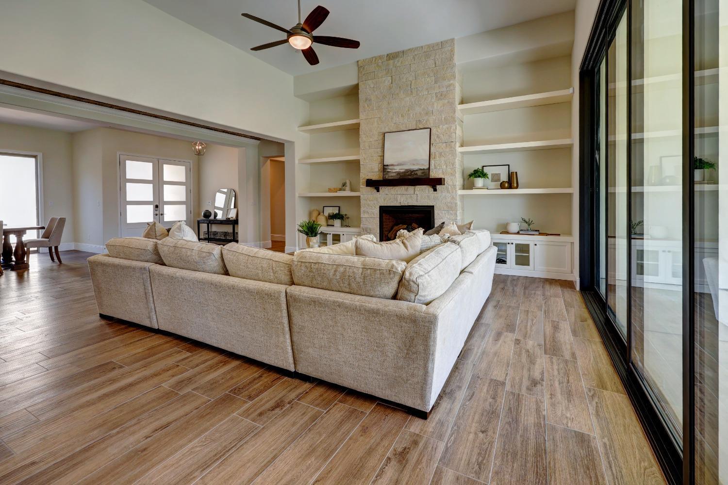 2189 E Strathspey Way, Fresno, CA, 93730