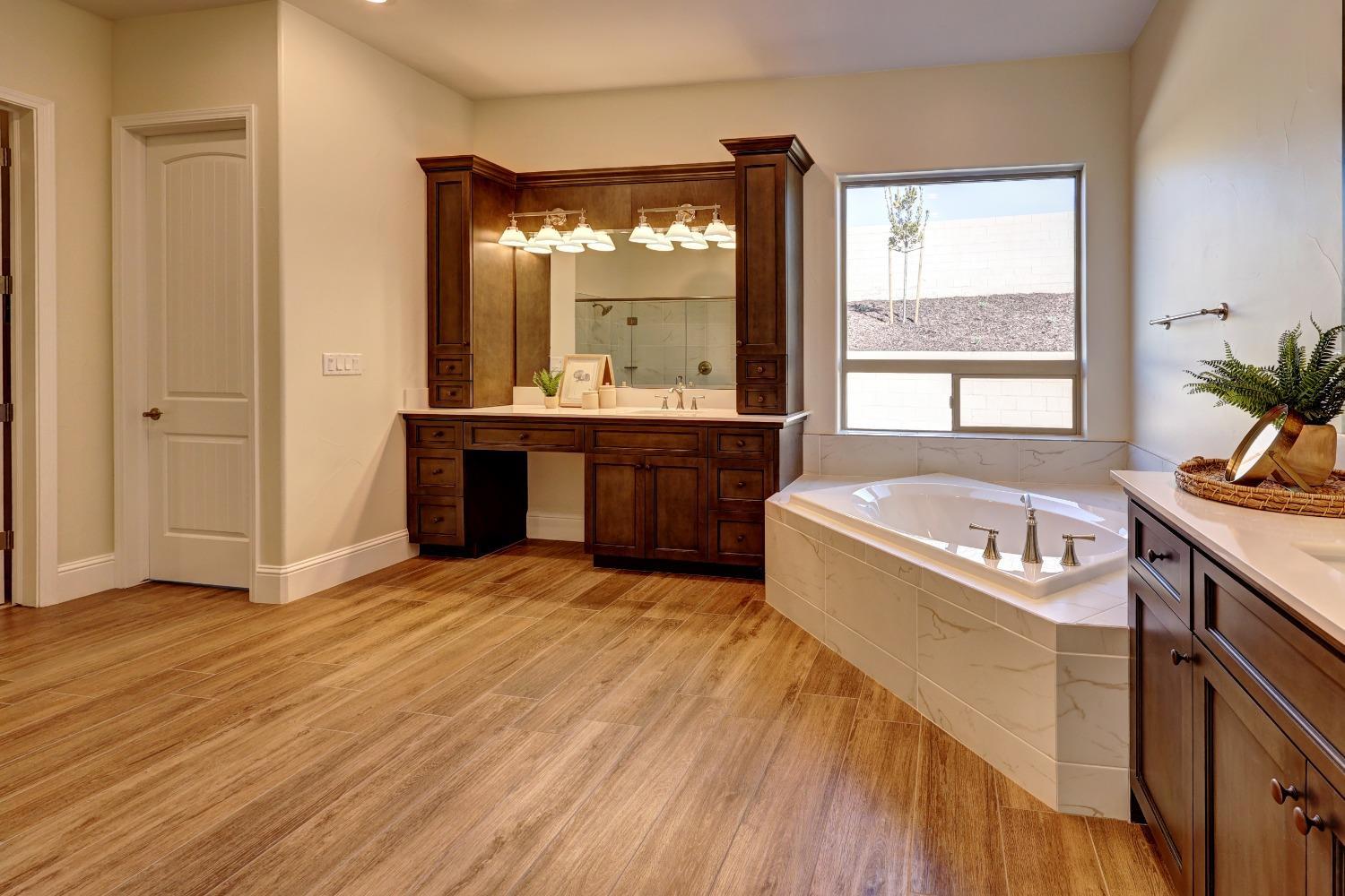 2189 E Strathspey Way, Fresno, CA, 93730